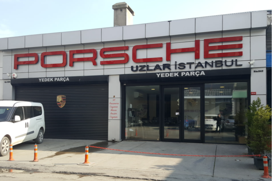 Uzlar İstanbul Porsche binası